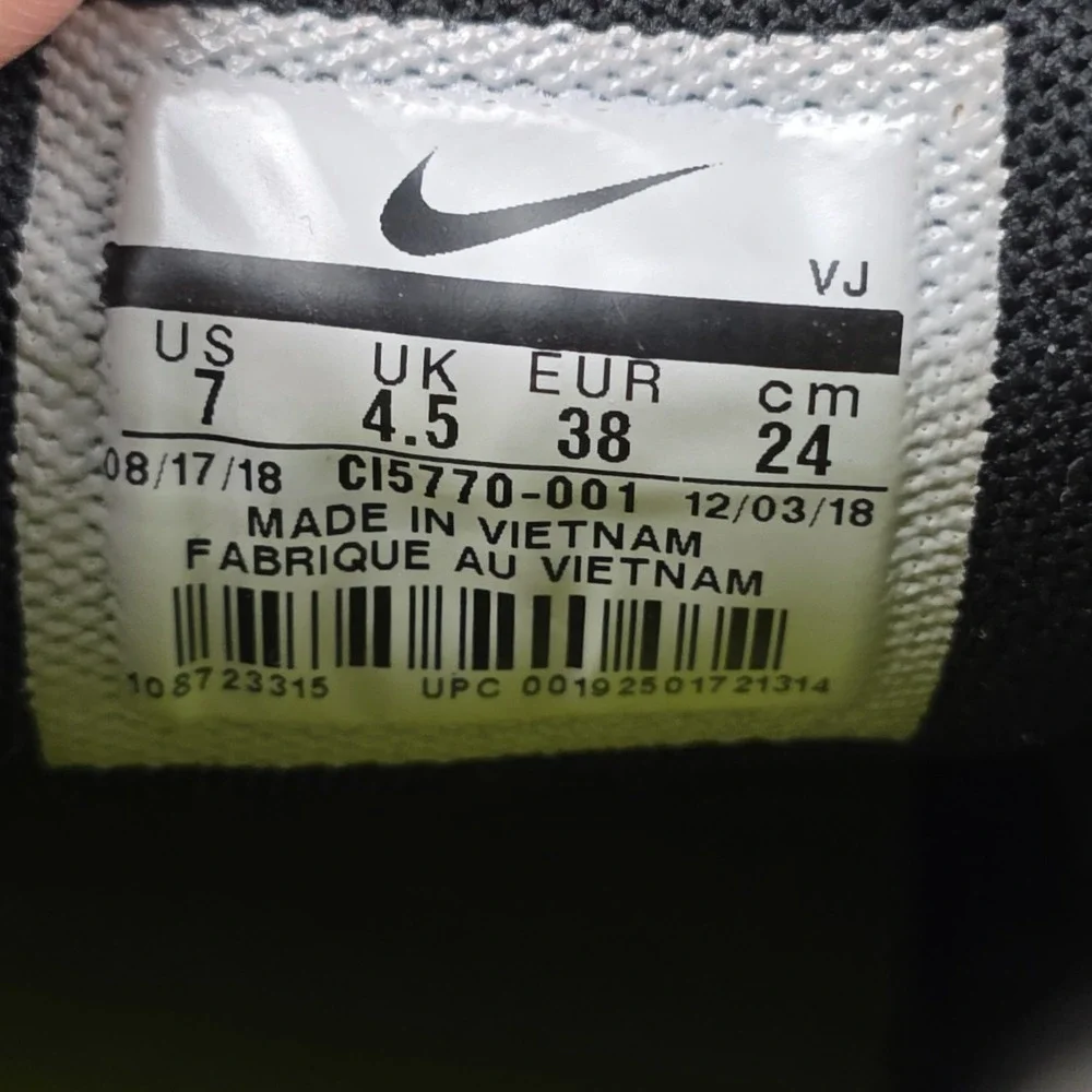 Size 7 - Nike Air Max 270 Black Cyber Pink W